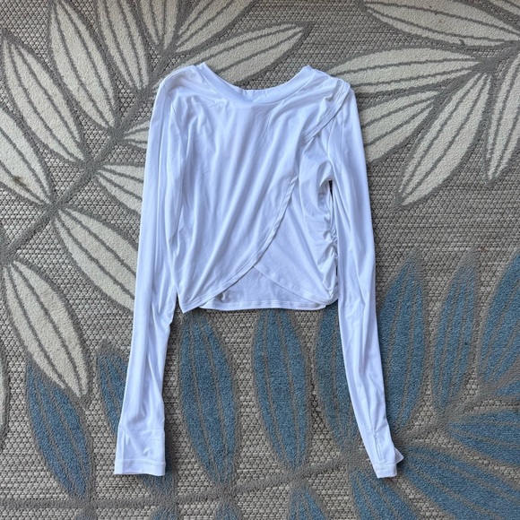 Free People NWT Women’s Movement with a Twist Layer Top Size Medium Bright White - Picture 2 of 6